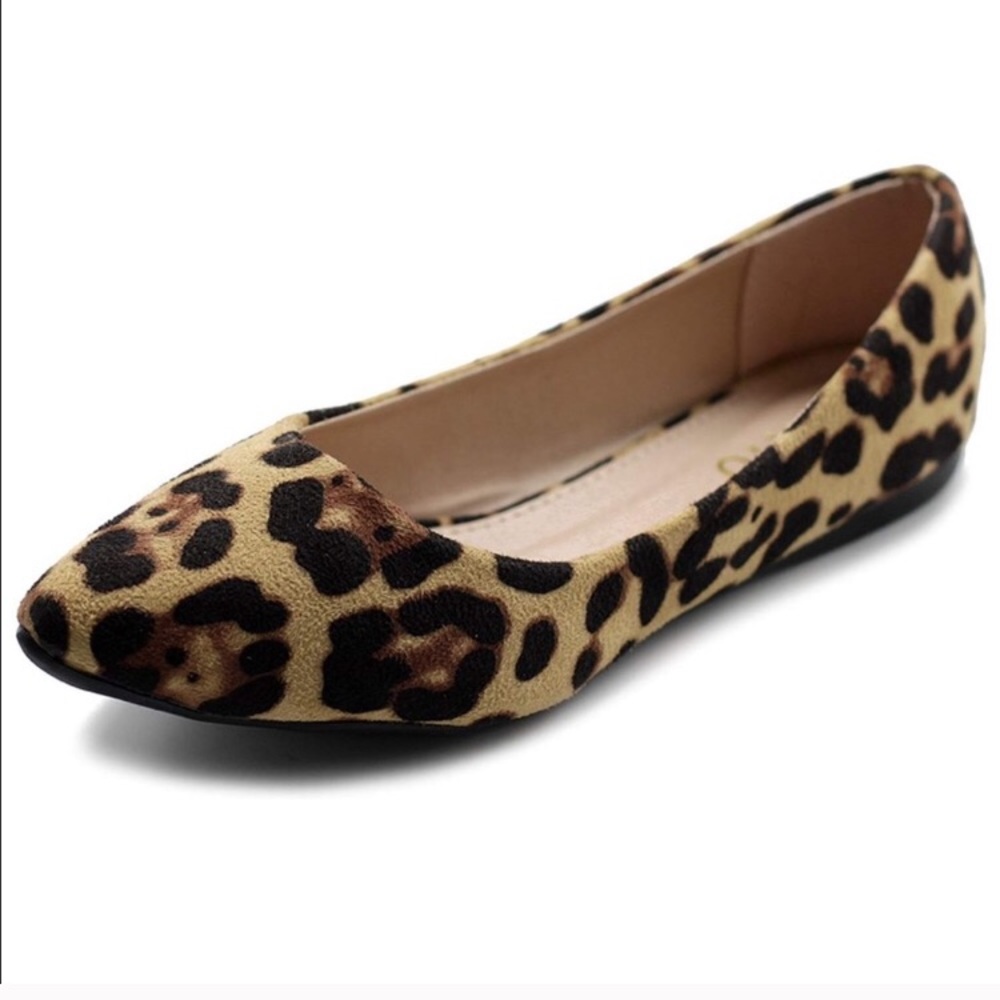 Pointy Leopard Flats